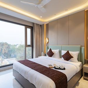 Elite Park Inn